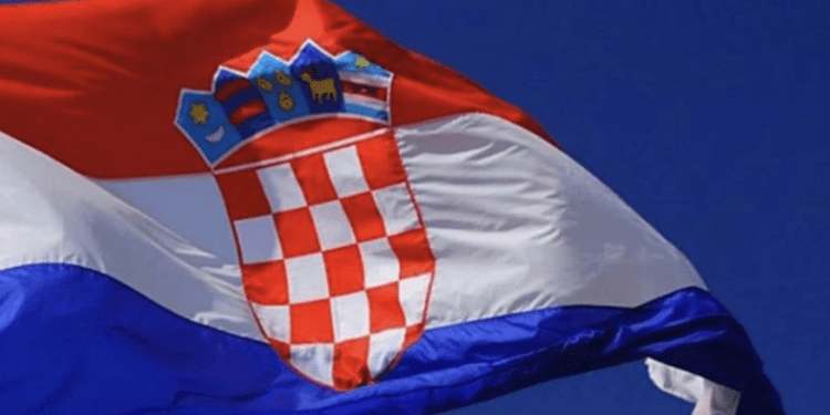 Proslava Dana državnosti u Kaštelima GRADONAČELNIK I PREDSJEDNIK GRADSKOG VIJEĆA UPUTILI ČESTITKU