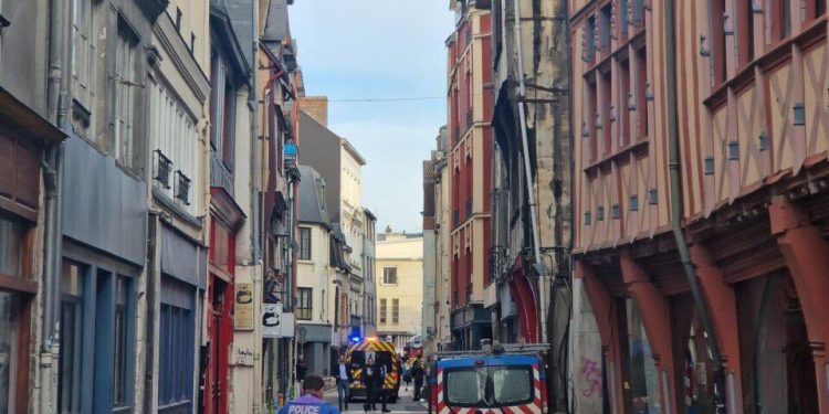 Francuska: Muškarac pokušao zapaliti sinagogu, policija ga ubila