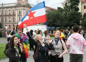 Ni LGBTIQ+ zajednice se ne odriču jugoslavenskih zastava i znakova komunizma!