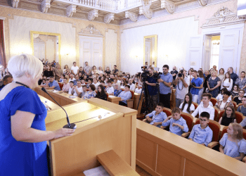 Osječko-baranjska županija dodijelila pohvalnice za izvrsnost osnovnoškolcima i srednjoškolcima