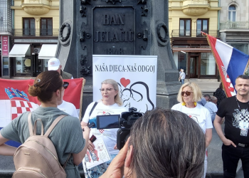 ODRŽAN PROSVJED “Ne rodnoj ideologiji-naša djeca naš odgoj”