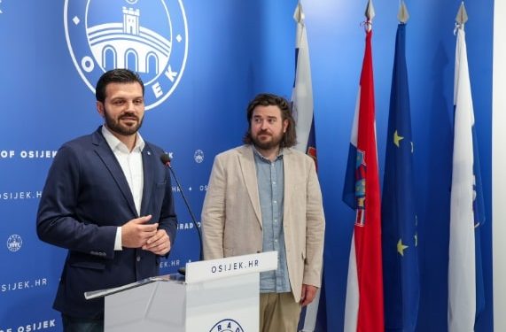 GLAZBA, KAZALIŠTE I UMJETNOST VLADAT ĆE OSIJEKOM Velikim koncertom 4 hrvatska tenora započinje OLJK