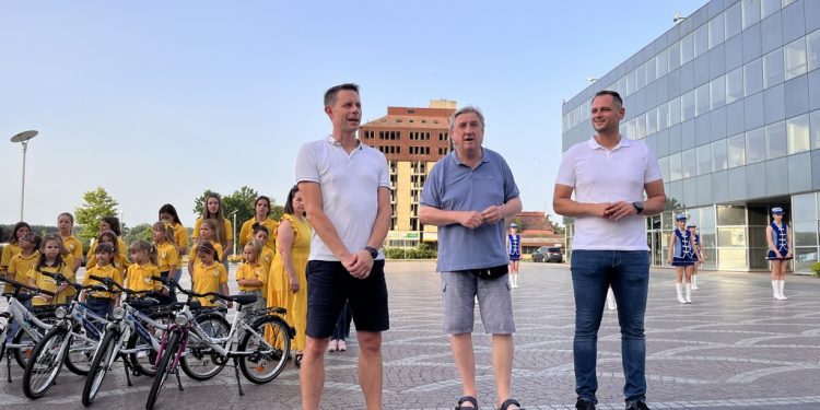 BICIKLISTI KRENULI NA PUT OD VUKOVARA DO LJUBLJANE: Karavana časti za hrabre branitelje