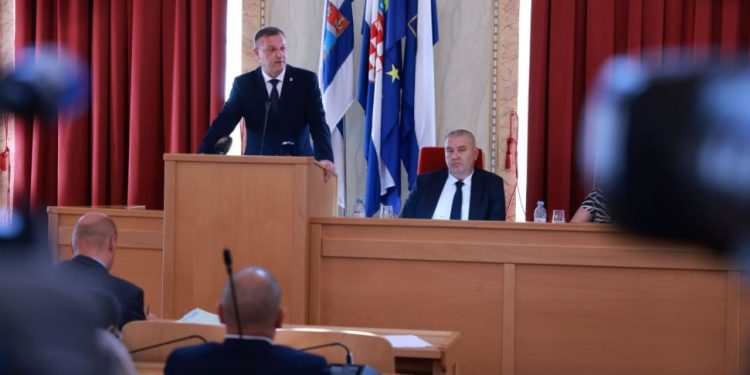 IZGLASAN POVIJESNO VELIK PRORAČUN OSJEČKO-BARANJSKE ŽUPANIJE Gotovo 300 milijuna eura za raznorazne projekte