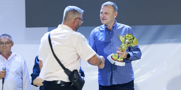 SLAVONSKA VINA ZASJALA NA 37.BONAVITI Vinarija Svijetli dvori osvojila prvo mjesto