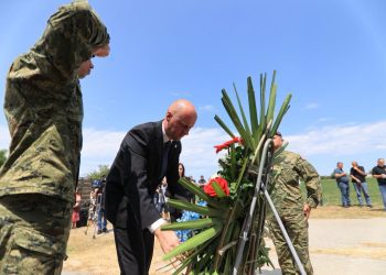 U ERDUTU SPOMEN NA HRABRE VOJNIKE Položeni vijenci za poginule pripadnike Tigrova