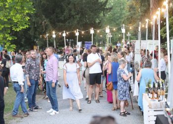 ZAVRŠIO VINSKI MJESEC OSJEČKO-BARANJSKE ŽUPANIJE Privukao i velik broj britanskih posjetitelja