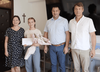 U Gradskoj upravi u Kaštelima upriličen prijem za odlikašicu Mihaelu Brčić