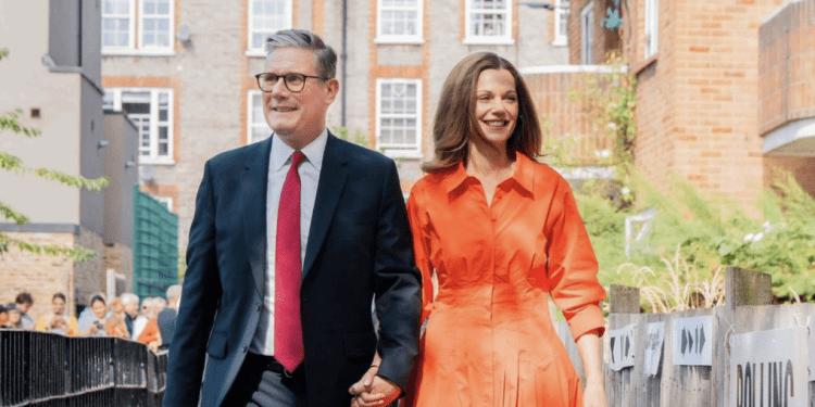 Kada Starmer prelazi na broj 10 – i kada će se znati tko je u njegovom kabinetu?