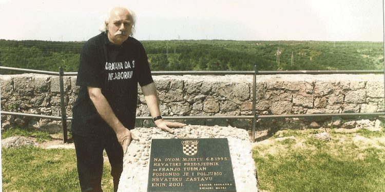 Spomen ploče trebaju biti na trgovima da ih svi vide!