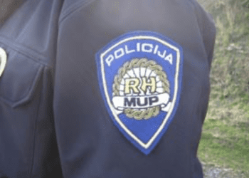 Na vrata mu došla policija zbog prijave prijetnji, pa prijetio smrću i policajcu – pritvorilo ga