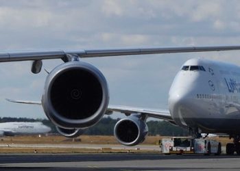 Letovi u zračnoj luci Köln-Bonn se nastavljaju nakon “odljepljivanja” klimatskih aktivista