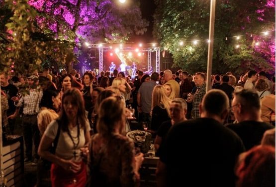 VEČER VINA I UMJETNOSTI U OSIJEKU Nezaboravno iskustvo u Perivoju kralja Tomislava