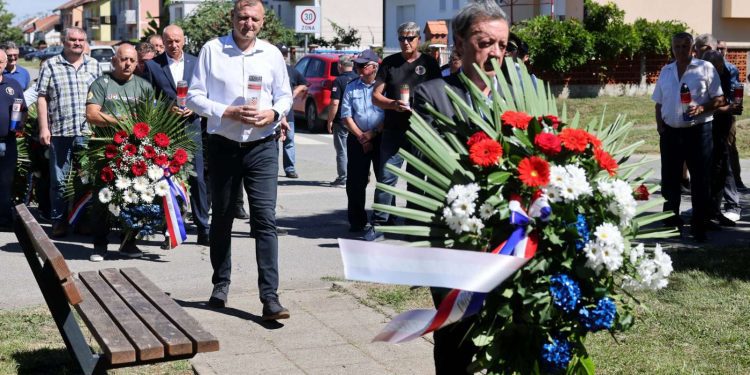 33. GODINE OD POGIBIJE PET HRVATSKIH BRANITELJA U TENJI Ova je obljetnica važna, tužna i ponosna