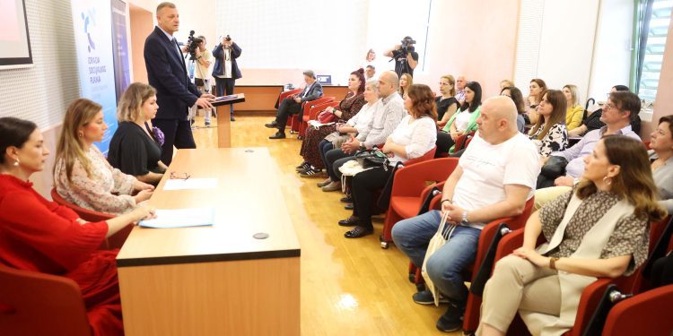 OSJEČKO-BARANJSKA ŽUPANIJA NOSITELJ RAZVOJA SOCIJALNE USLUGE  I ostale županije primjenjivat će istu metodologiji