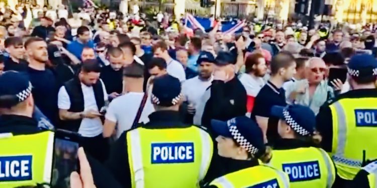 JOŠ JEDNA NEIZVJESNA NOĆ PRED BRITANSKOM POLICIJOM Metropolitanska služba će učiniti “sve što je u njenoj moći” da zaštiti glavni grad