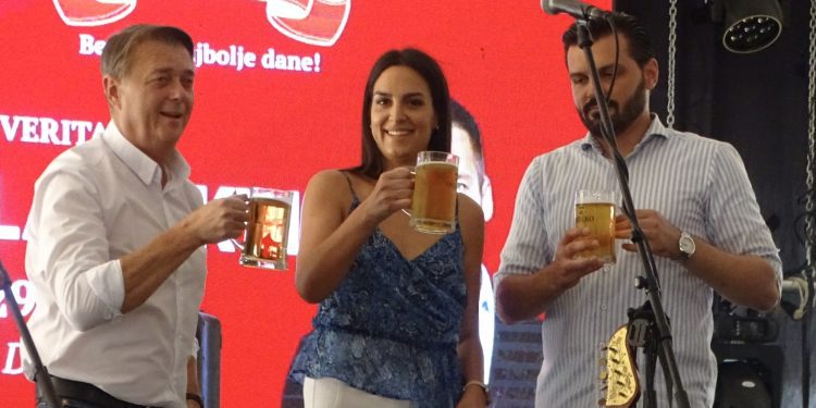 OSJEČKA PIVOVARA SLAVI 360 GODINA PRVOG HRVATSKOG PIVA UZ PETODNEVNI FESTIVAL Prvu večer obilježio nastup Petra Graše