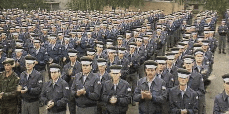 Koliko je policajaca na početku rata napustilo ovu službu?