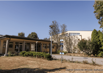 Grad Vukovar pristupa sanaciji i adaptaciji školskog igrališta u OŠ Mitnica