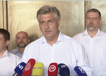 PLENKOVIĆ U RIJECI KOMENTIRAO TRAGEDIJU NA TRAJEKTU LASTOVO: “Ovakvo nešto se nikada nije dogodilo i nećemo skakati odmah nakon dva napisana članka”
