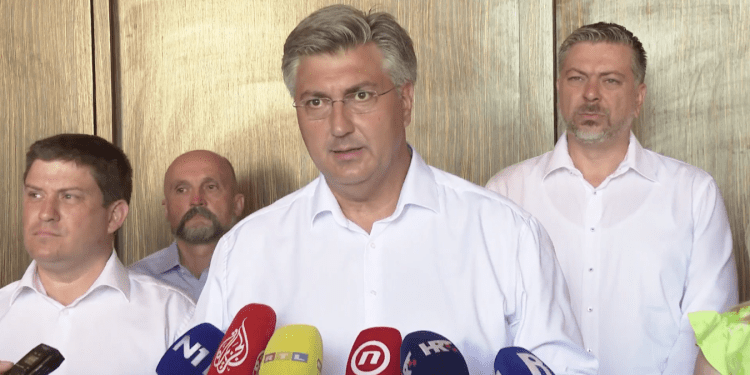 PLENKOVIĆ U RIJECI KOMENTIRAO TRAGEDIJU NA TRAJEKTU LASTOVO: “Ovakvo nešto se nikada nije dogodilo i nećemo skakati odmah nakon dva napisana članka”