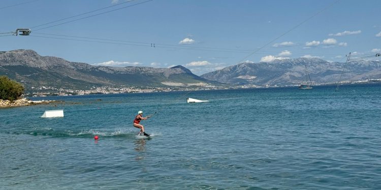 TEMPERATURE RASTU DO 38°C, A BIT ĆE JOŠ TOPLIJE Krenuo toplinski val