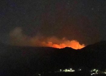 POŽAR NA VISU Pod kontrolom ali ne potpuno ugašen