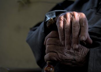 PROSVJED UMIROVLJENIKA “Odakle im obraz da sebi dignu plaće 80 posto, a umirovljenicima daju usklađivanje od sedam posto”