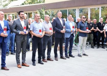 OTKRIVENA SPOMEN-PLOČA U DARDI  Počast herojima specijalne policije “Orao” Osijek