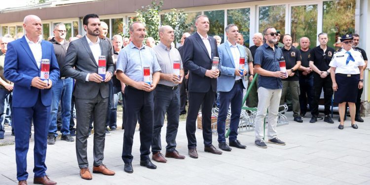 OTKRIVENA SPOMEN-PLOČA U DARDI Počast herojima specijalne policije “Orao” Osijek