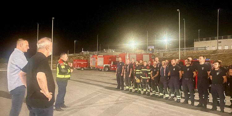 Vatrogasci s područja Osječko-baranjske županije stigli u ispomoć u Dalmaciju
