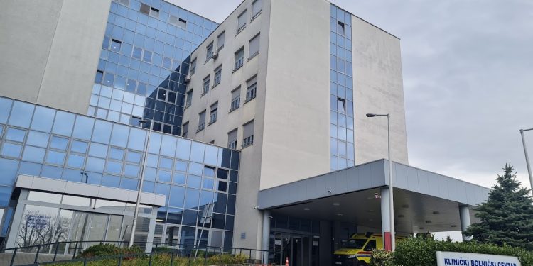 INTERVENTNA POLICIJA U KBC-u REBRO Naoružani muškarac ušao u bolnicu- Neslužbeno: interventna policija privela muškarca