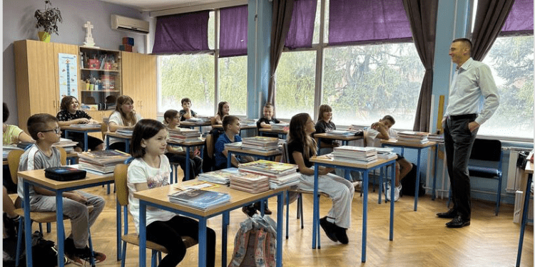 Vukovarski školarci krenuli u novu školsku godinu