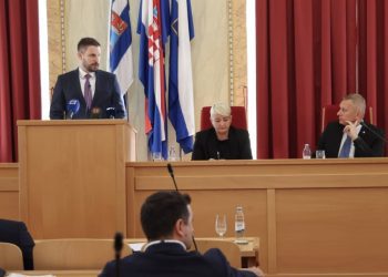 BURNO NA SJEDNICI GRADSKOG VIJEĆA Osijek nikako nije grad slučaj, riječ je o pokušaju politizacije