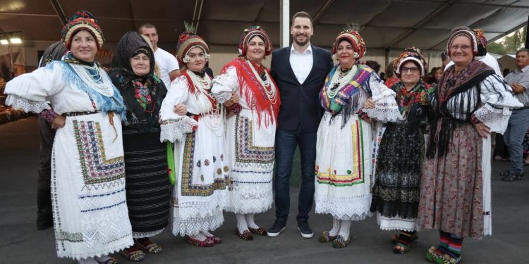 U TENJI ODRŽANA 20. JUBILARNA MANIFESTACIJA „SLAVONIJO, U JESEN SI ZLATNA“ Najveći osječki mjesni odbor “raste”