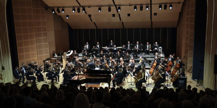 (VIDEO/FOTO) PRVA U POVIJESTI GRADA OSIJEKA: Koncertom Simfonijskog orkestra HRT-a i pijanista Konstantina Krasnitskog svečano otvorena koncertna dvorana ,,Franjo Krežma”