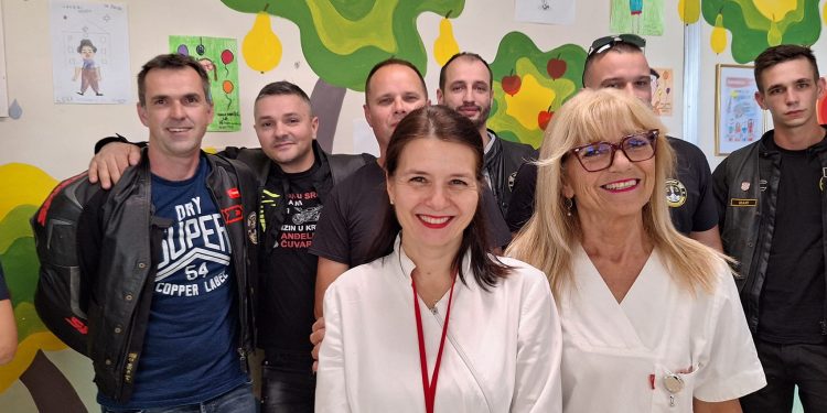 Moto klub Longfield iz Dugopolja donirao Klinici za dječje bolesti KBC-a Split Vscan Ultra bežičnu sondu.