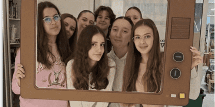 OKTKRIVANJE ČUDESNOG SVIJETA SVEMIRA U VUKOVARU Na Svjetski tjedan svemira kroz kviz “organizirano putovanje kroz galaksiju” za djecu i mlade