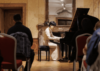 Pijanistica Yoko Nishii iz Japana održala koncert pred vukovarskom publikom u dvorcu Eltz