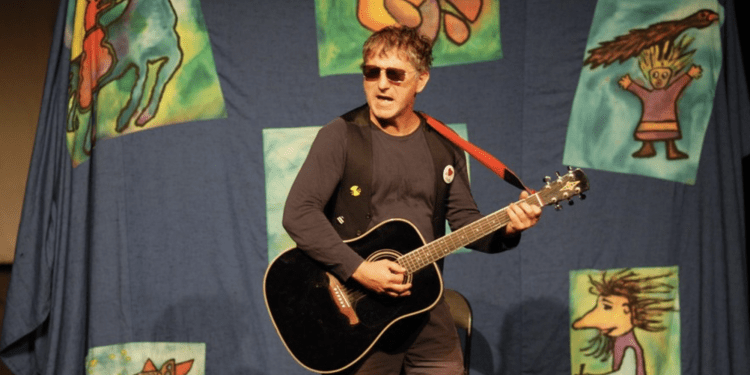 ZAPOČEO MJESEC HRVATSKE KNJIGE U GRADSKOJ KNJIŽNICI KAŠTELA:”Pavao i njegov Glavao” – kazališna predstava za djecu