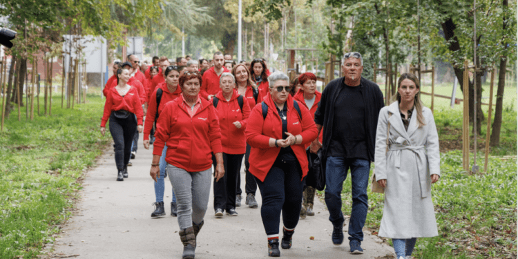 (FOTO) U AKCIJI POŠUMLJAVANJA ADICE I MARTINA DALIĆ S DJELATNICIMA PODRAVKE Sadnju dronom i pošumljavanje podržava Podravka
