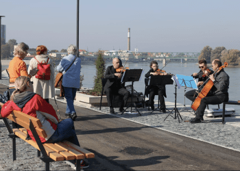 (FOTO) OSIJEK POSTAO JOŠ UGODNIJI ZA ŽIVOT Otvorena šetnica uz Dravu kojom su spojeni Gornji i Donji grad