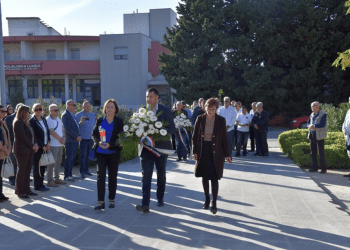 Položeni vijenci i upaljene svijeće uoči blagdana Svih svetih i Dušnog dana