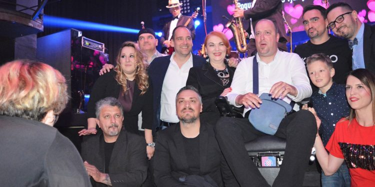 ŽIVOT PRIJE I POSLIJE INVALIDSKIH KOLICA Andrija Lipanović: “Ne želim biti u kući i razbijati glavu o problemima. Probleme želim rješavati i pomoći sebi i drugima”