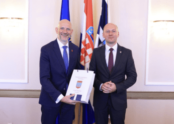 Veleposlanik Ujedinjene Kraljevine Velike Britanija NJ. E. Simon Thomas u posjetu Županiji Osječko-baranjskoj