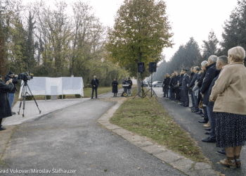 U Vukovaru svečano otkriveno spomen-obilježje “Kolona spasa”