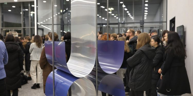 UMJETNIČKI SPEKTAKL U OSIJEKU: 29. Slavonski biennale okupio umjetnike iz cijelog svijeta