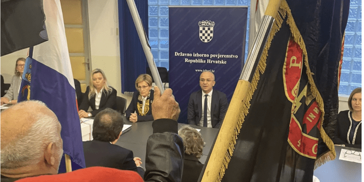 Tomislav Jonjić predao potpise uz zastave svih brigada i prvu hrvatsku zastavu – Marko Skejo nije bio ni blizu