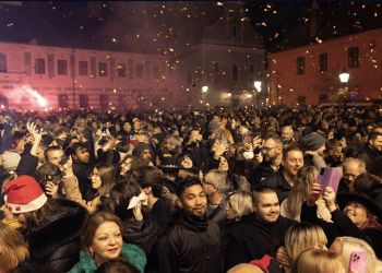 DOČEK NOVE 2025. U OSIJEKU: Prljavo kazalište i dječji doček u Tvrđi, umirovljenici u dvije dvorane