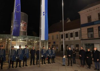 Početak proslave 238. Dana grada: Uz zvuk pjesme “Moj Osijek” podignut stijeg